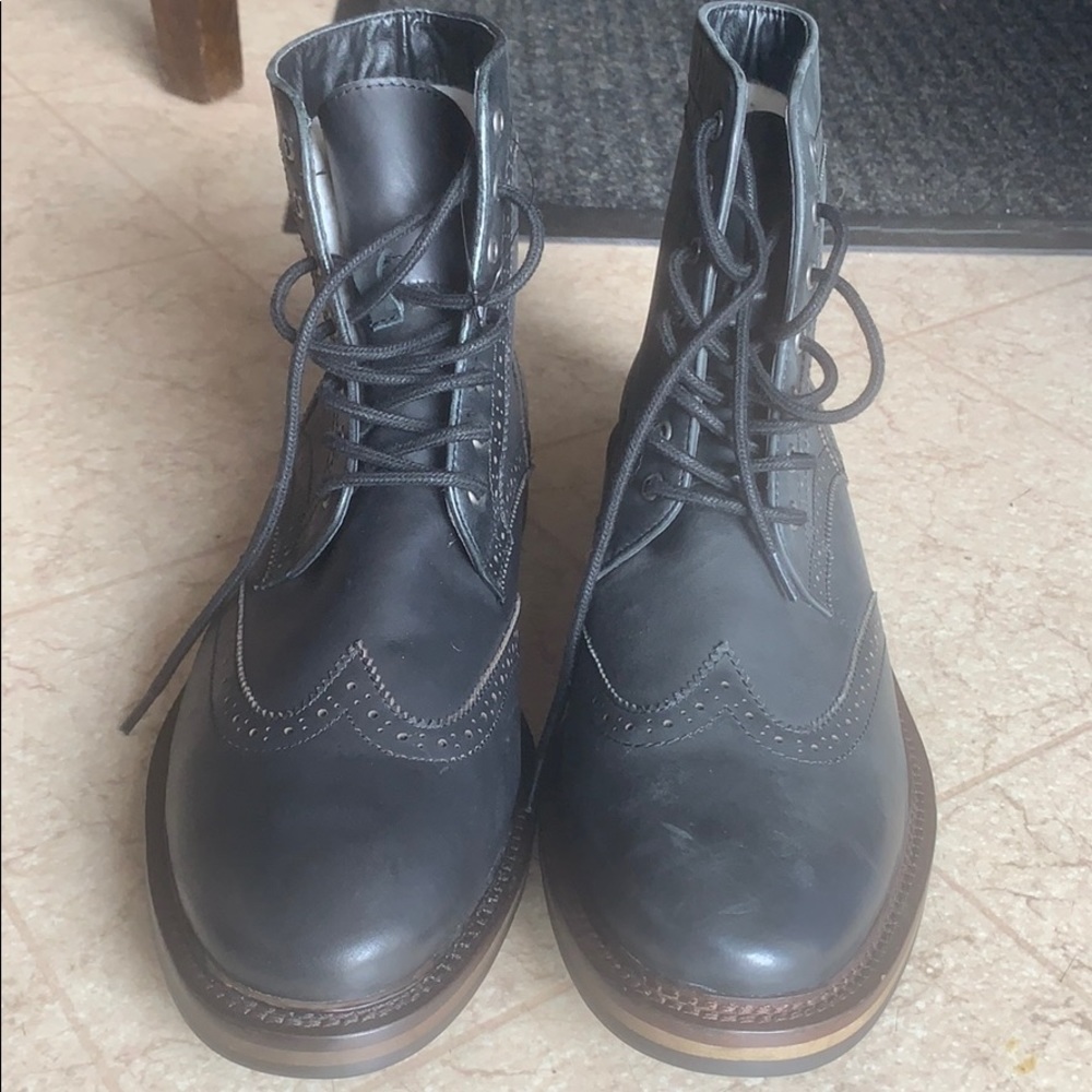 Men’s leather boots